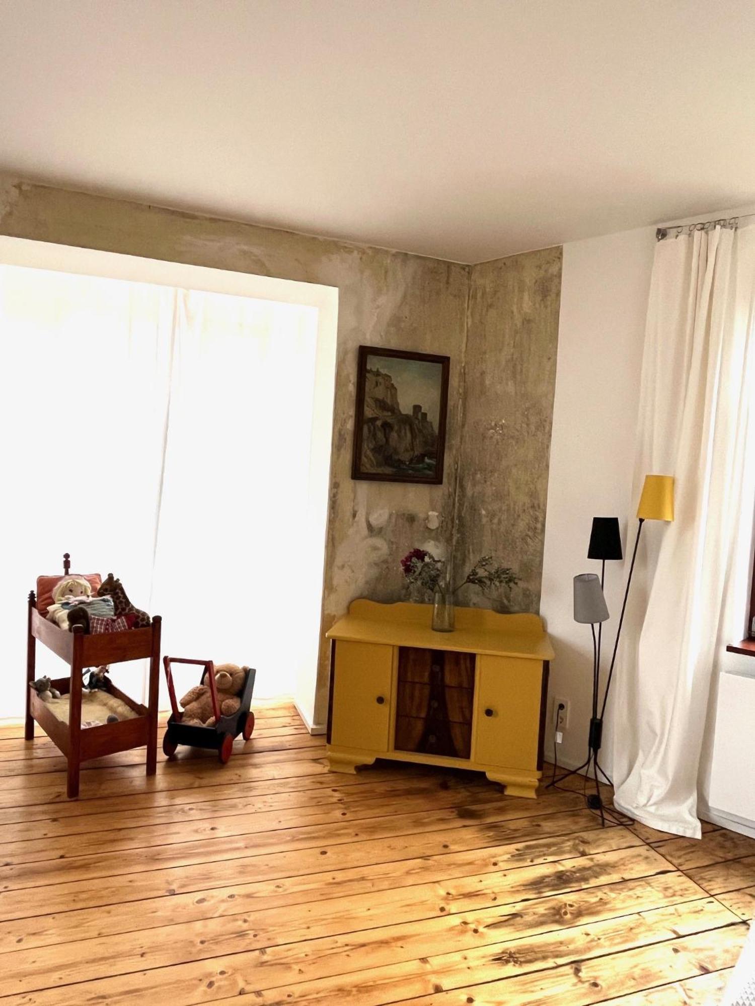 Kuenstlerzimmer Im Kulturhaus Haeselburg Gera Kültér fotó